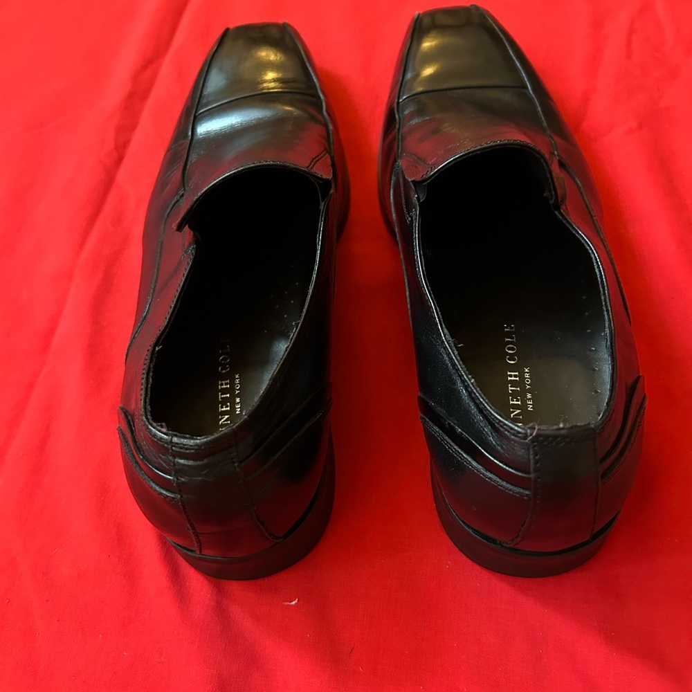 Kenneth Cole Black Leather Loafers (10) - Picture 3 of 9